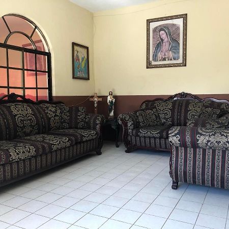 Oyo Hotel Cuatro Reales Galeana Extérieur photo