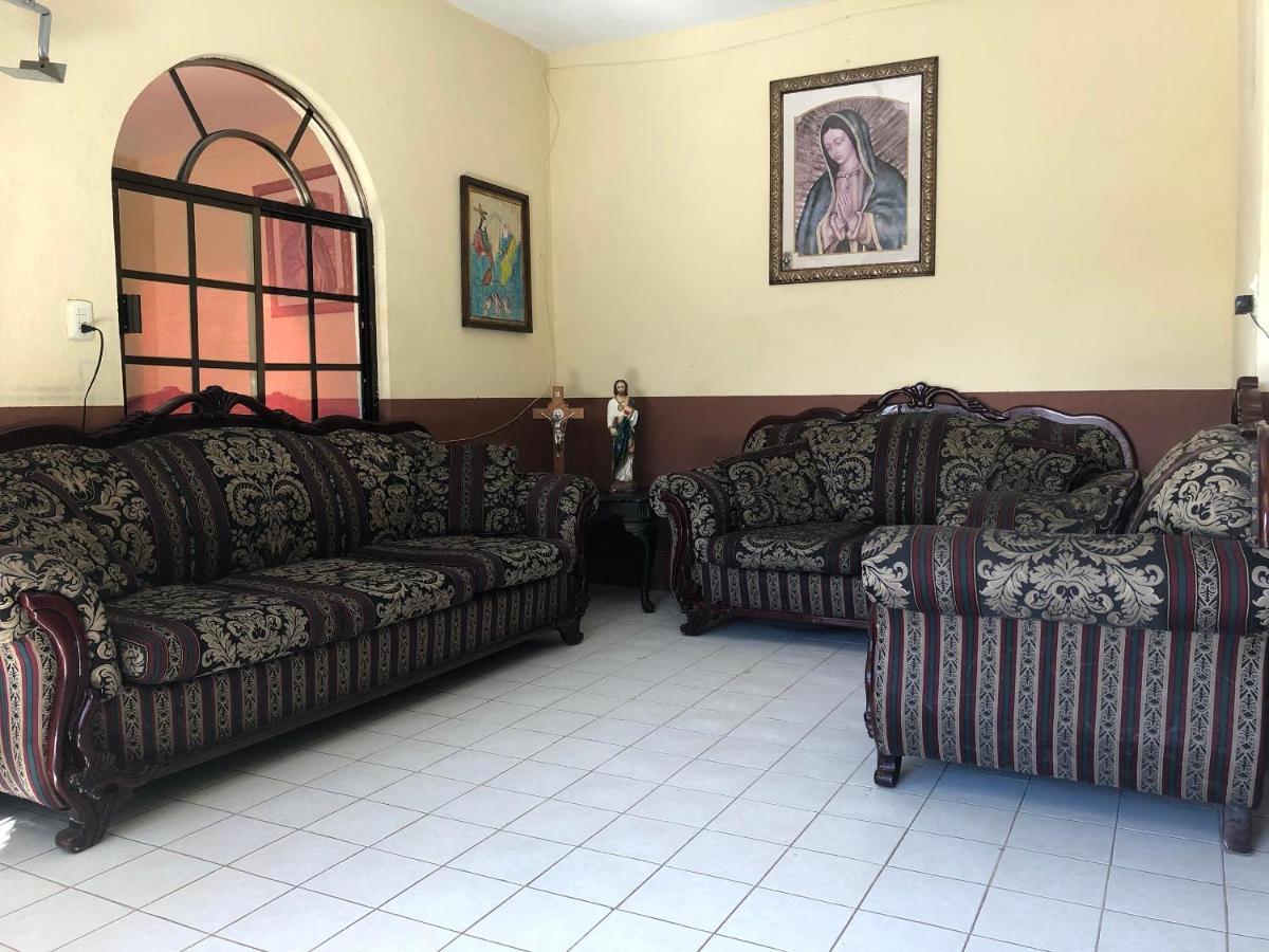 Oyo Hotel Cuatro Reales Galeana Extérieur photo
