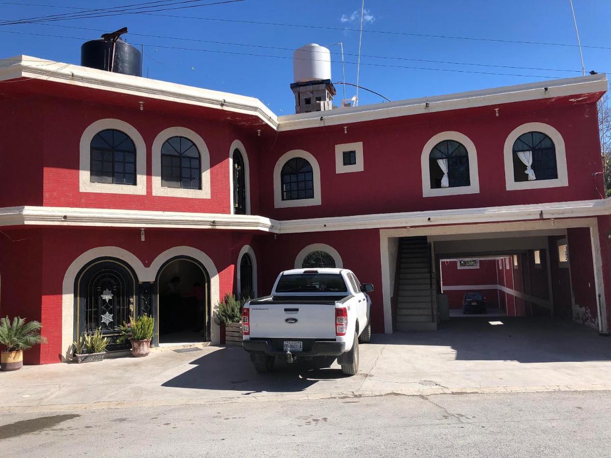 Oyo Hotel Cuatro Reales Galeana Extérieur photo