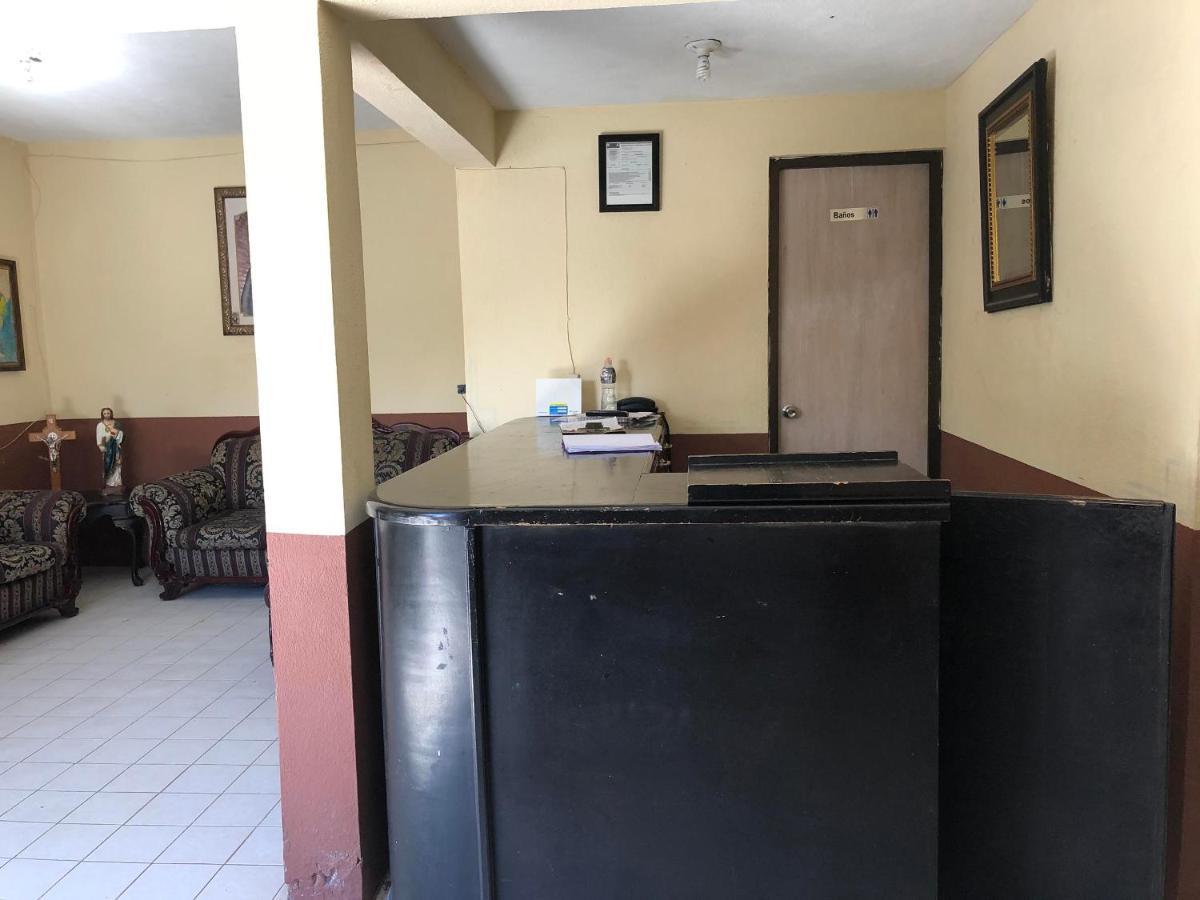 Oyo Hotel Cuatro Reales Galeana Extérieur photo